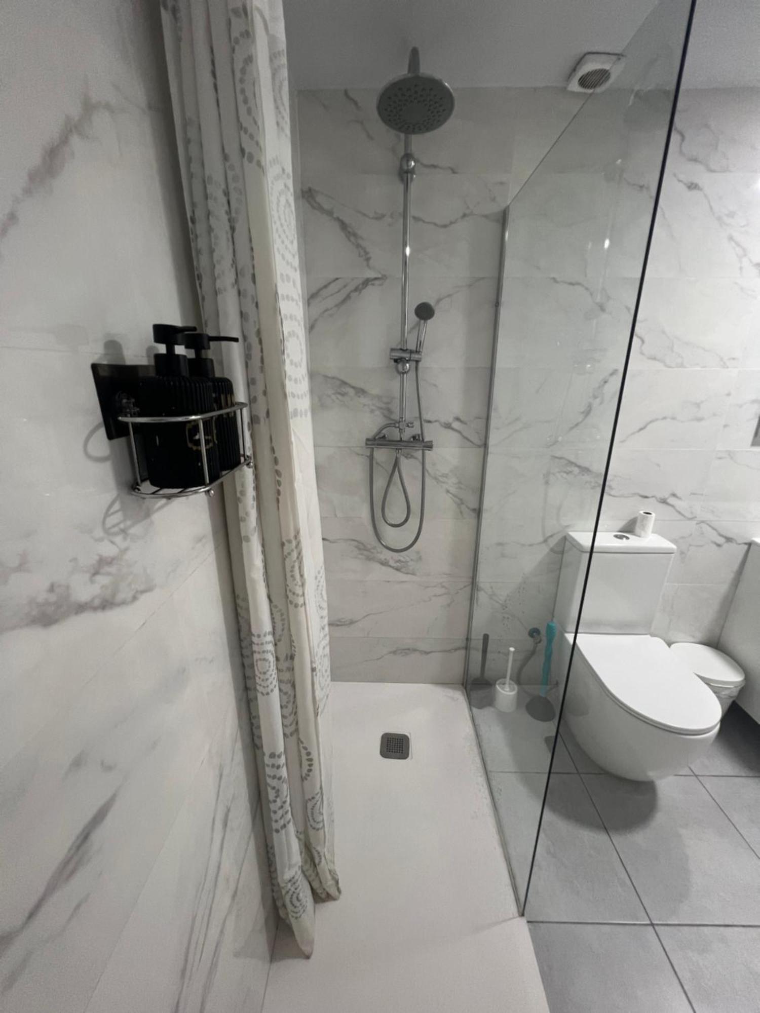 Rooms In Spacious Apartment In City Center Barselona Dış mekan fotoğraf